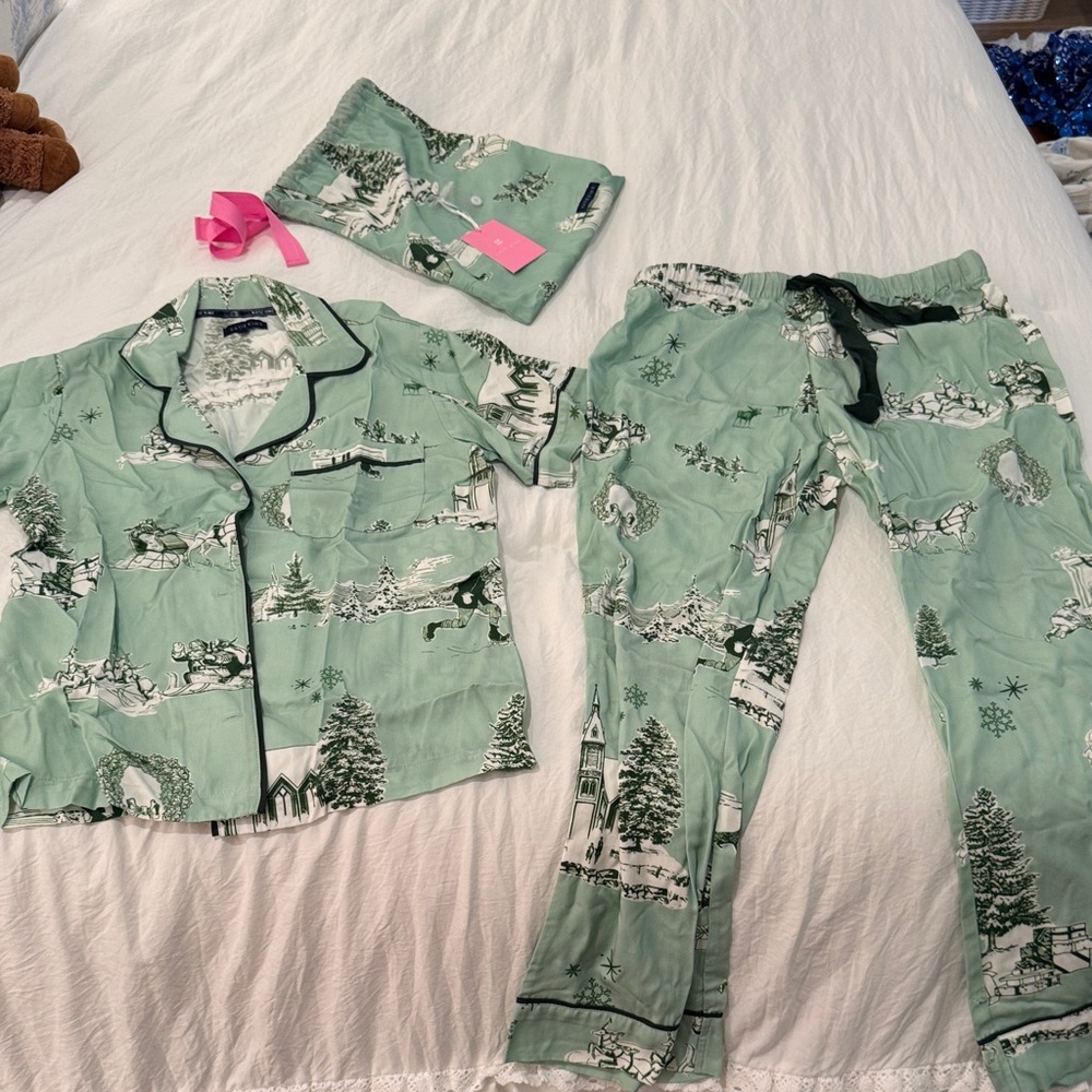 Cozy Winter Scene Pajama Set in Green